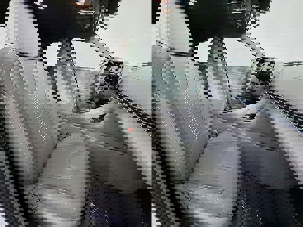 Used 2024 Hyundai Elantra SEL image 16