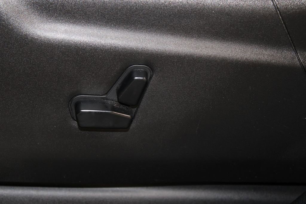 Used 2020 Dodge Durango GT image 17