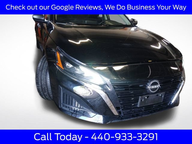 Used 2025 Nissan Altima 2.5 SV FWD image 14