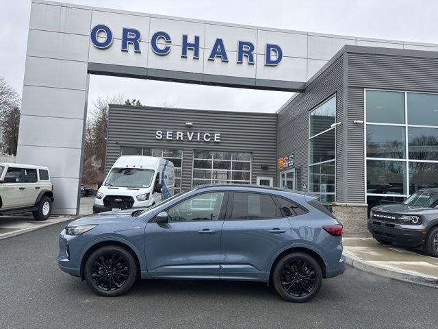 Certified 2023 Ford Escape ST-Line Elite w/ Premium Technology Package AWD/4WD image 2