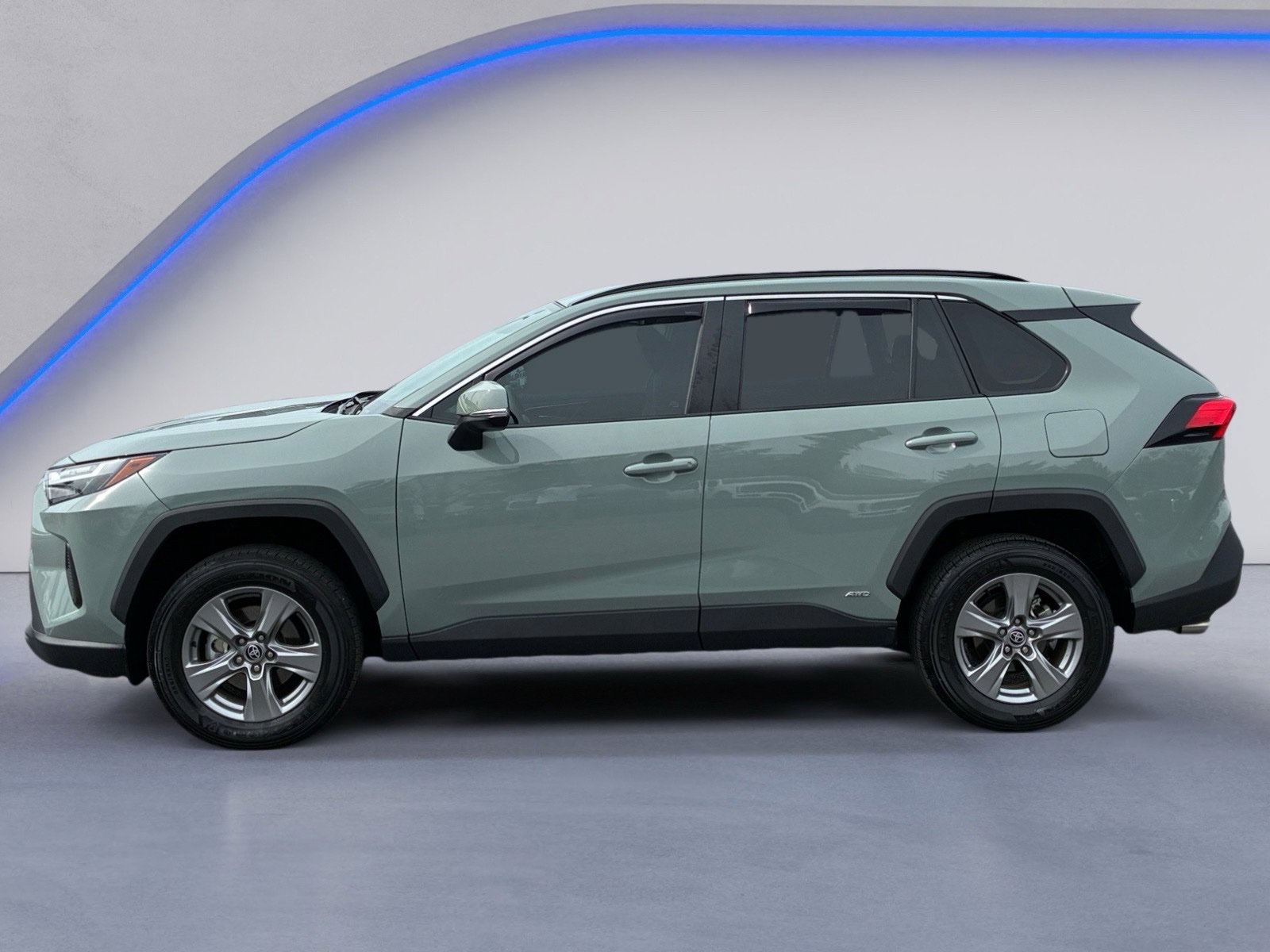 Used 2023 Toyota RAV4 XLE AWD/4WD image 7