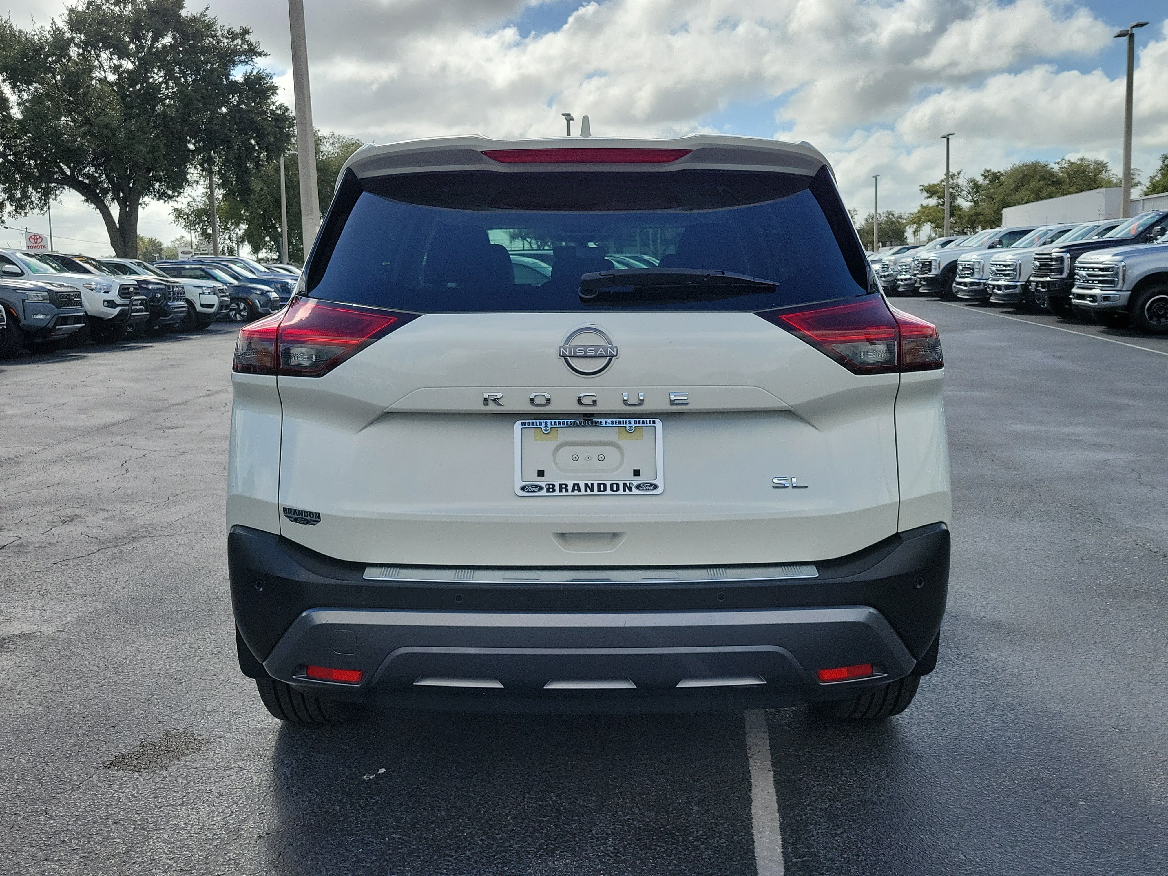 Used 2023 Nissan Rogue SL w/ SL Premium Package FWD image 8