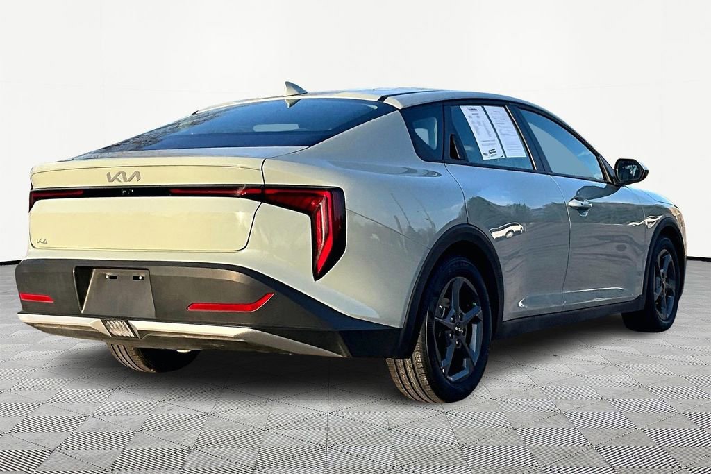 Used 2025 Kia K4 LXS image 2