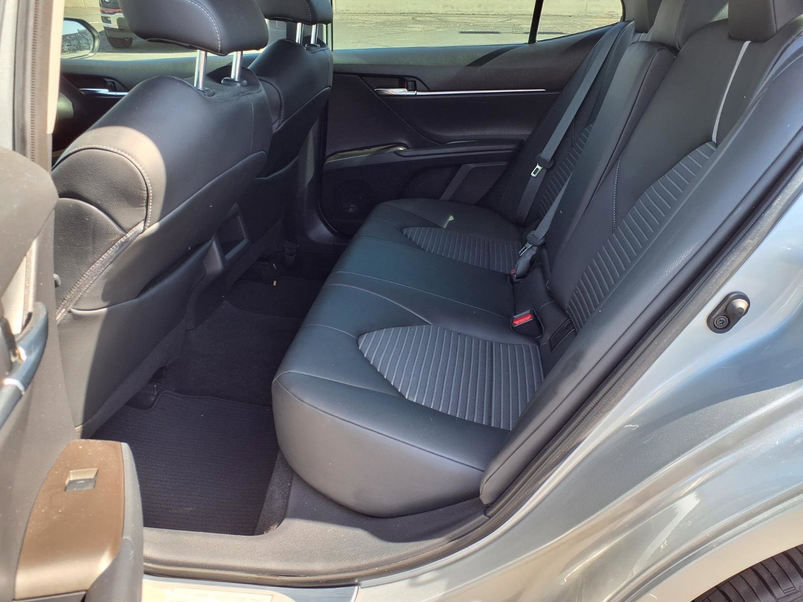 Used 2022 Toyota Camry SE w/ Convenience Package FWD image 17