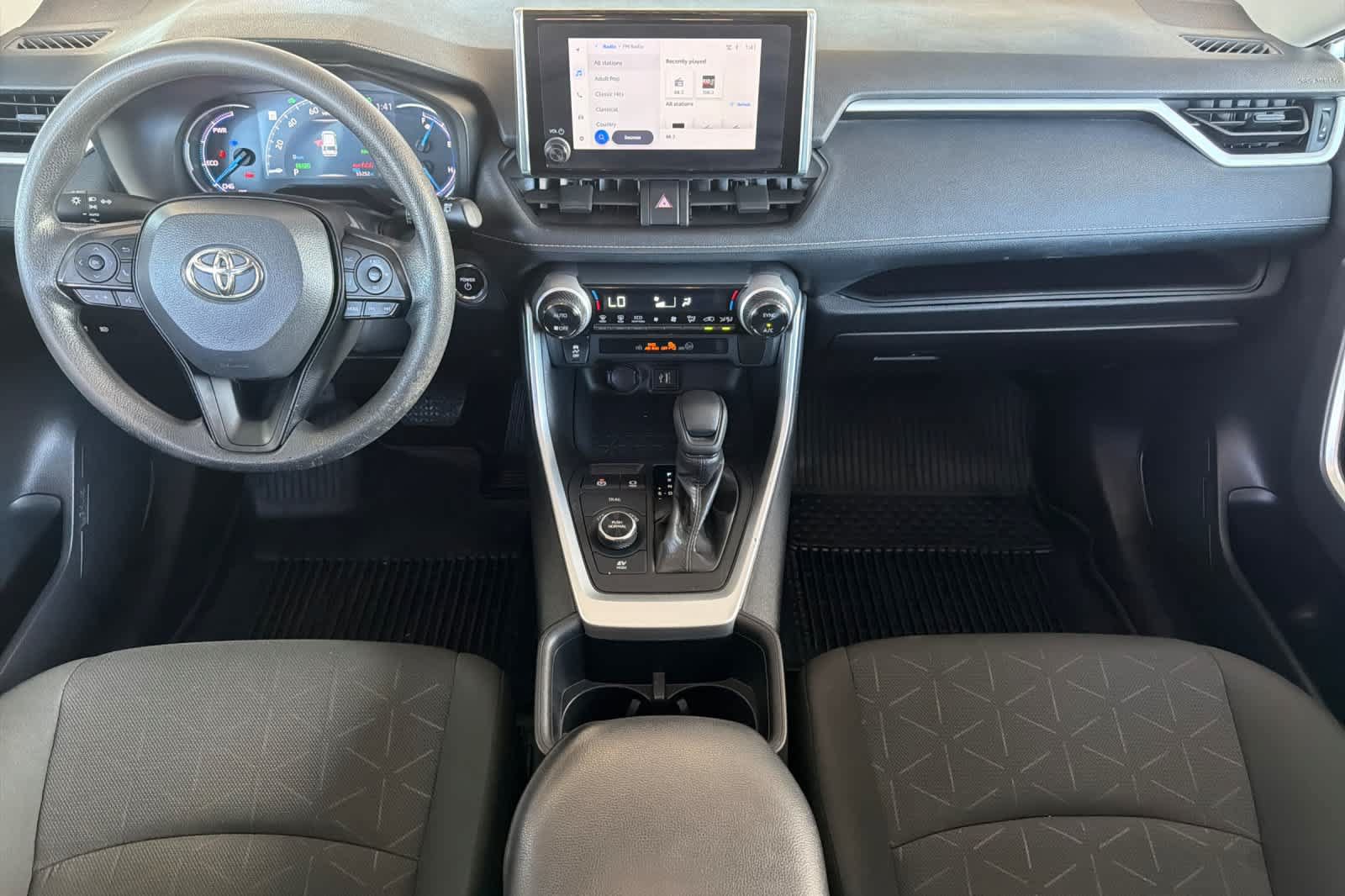 Used 2024 Toyota RAV4 XLE AWD/4WD image 3