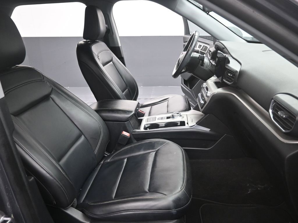 Certified 2021 Ford Explorer XLT w/ Equipment Group 202A image 27