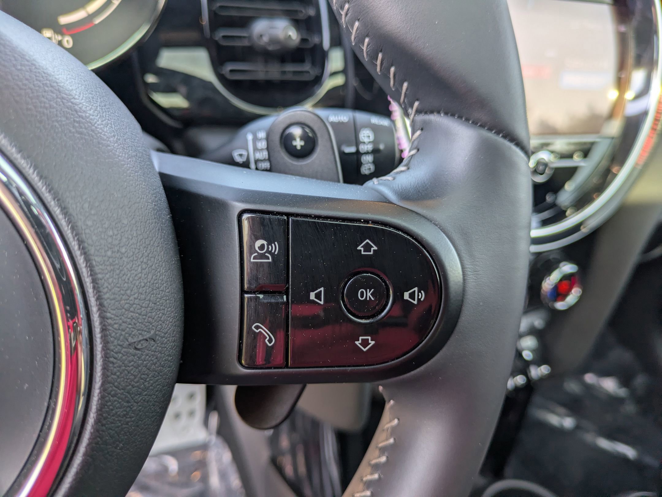 Used 2023 MINI Cooper S w/ Premium Package image 19