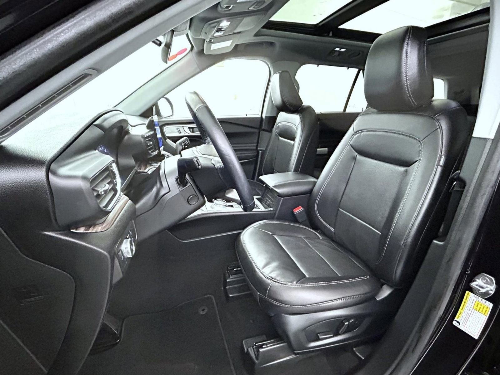 Certified 2021 Ford Explorer Limited w/ Equipment Group 301A image 10