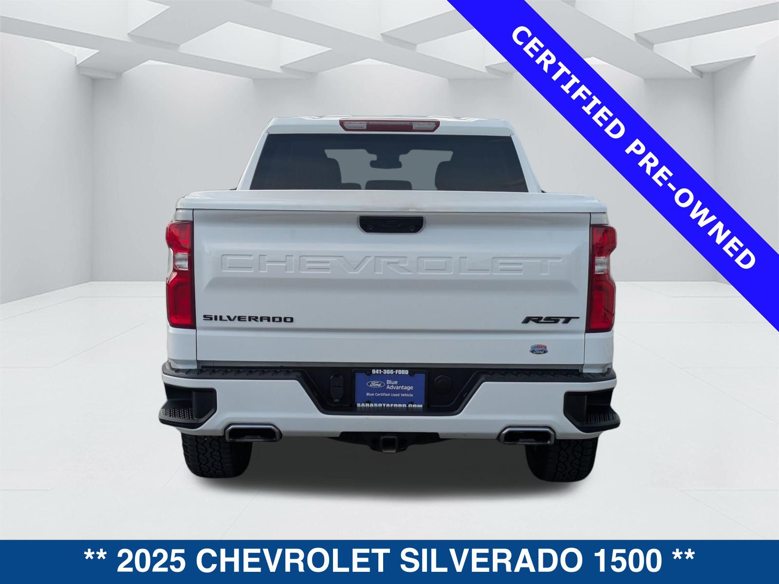 Used 2025 Chevrolet Silverado 1500 RST AWD/4WD image 5