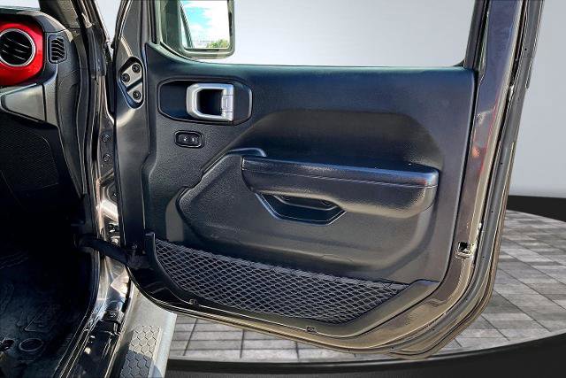 Used 2019 Jeep Wrangler Unlimited Rubicon w/ LED Lighting Group AWD/4WD image 23