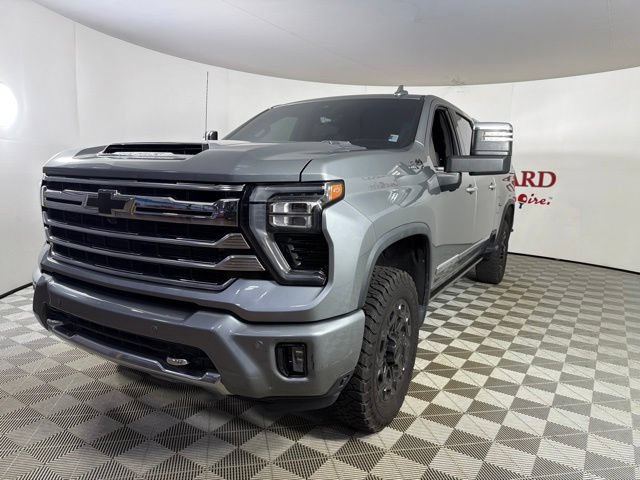 Used 2024 Chevrolet Silverado 2500 High Country w/ High Country Premium Package AWD/4WD image 4