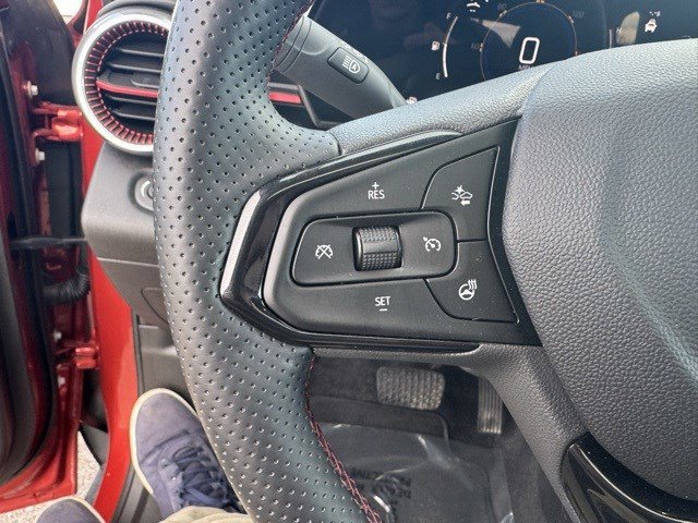 Used 2024 Chevrolet Trax RS w/ Sunroof Package image 15