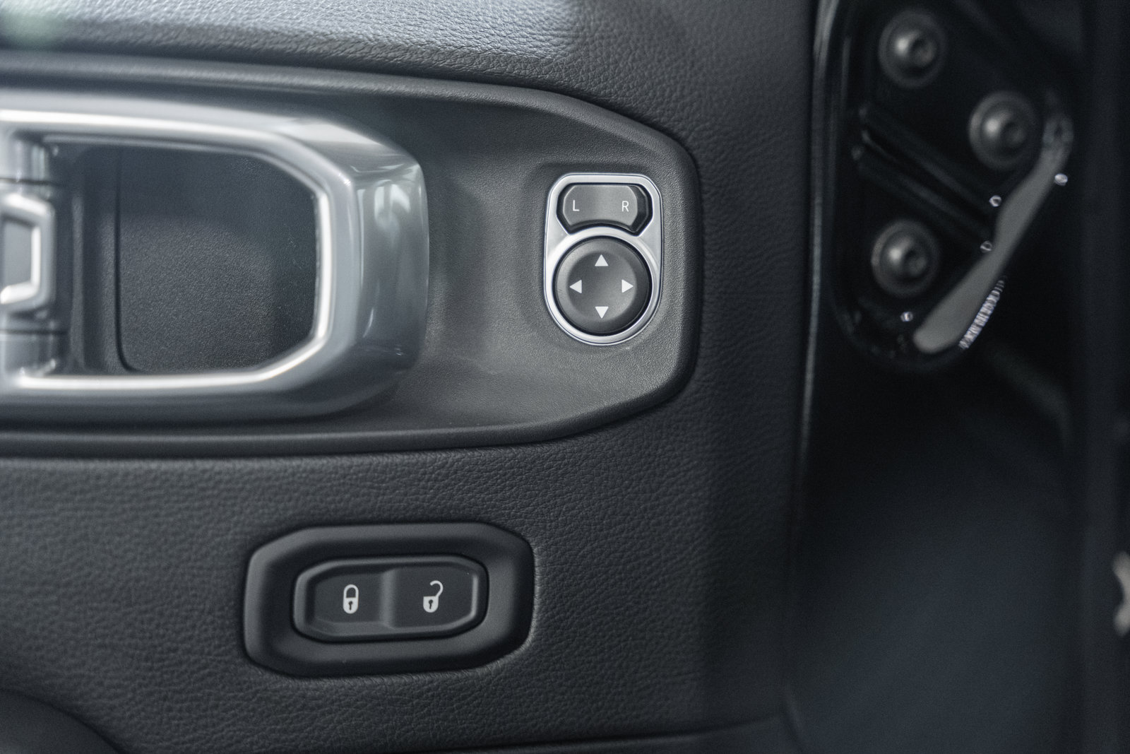 Used 2024 Jeep Wrangler Unlimited Sahara AWD/4WD image 45