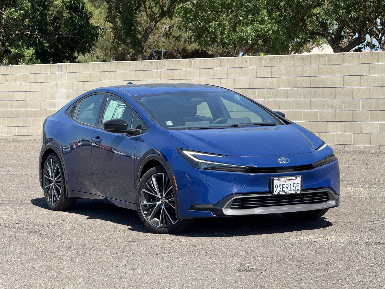 Used 2024 Toyota Prius XLE FWD image 1