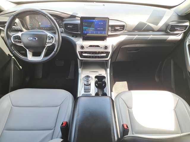 Certified 2021 Ford Explorer XLT w/ Equipment Group 202A image 17