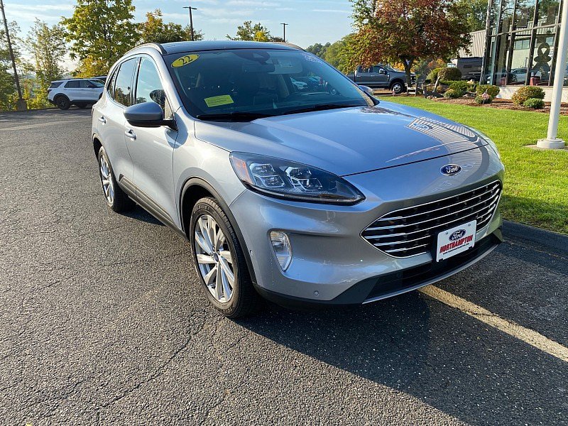 Certified 2022 Ford Escape Titanium w/ Titanium Elite Package AWD/4WD image 3
