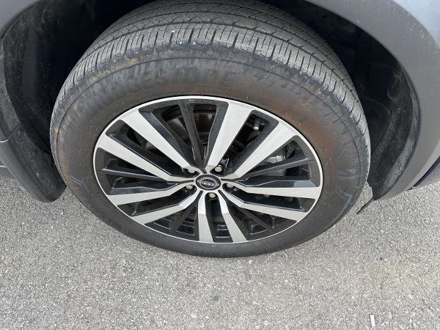 Used 2025 Nissan Pathfinder Platinum w/ Cargo Package FWD image 9