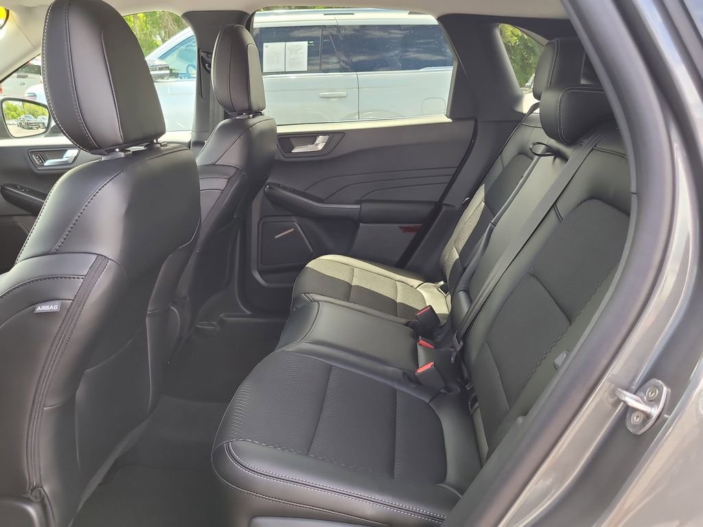 Certified 2026 Ford Escape SE image 11