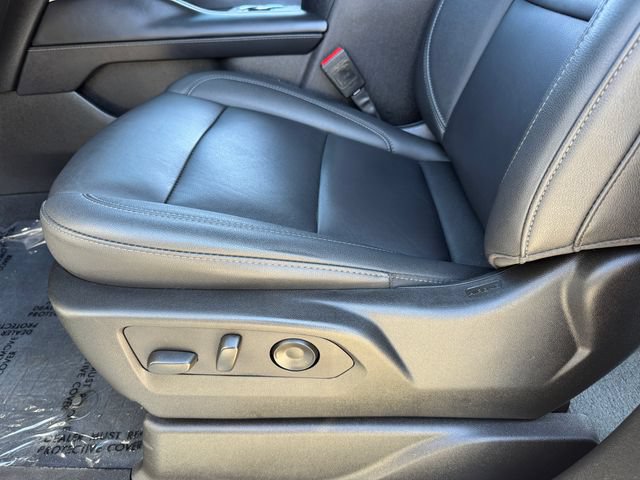 Used 2024 Chevrolet Tahoe Z71 w/ Luxury Package AWD/4WD image 15