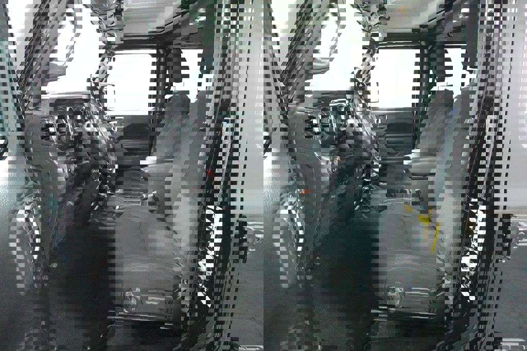 Used 2022 Jeep Gladiator Sport image 24