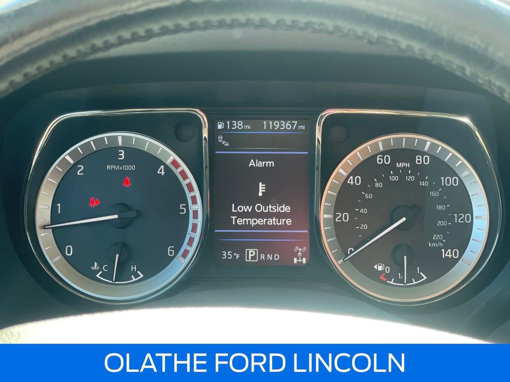 Used 2019 Nissan Titan SV w/ SV Convenience Package image 13