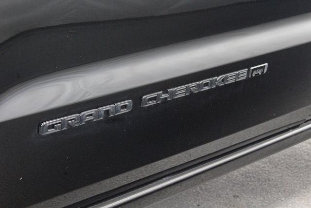 Used 2022 Jeep Grand Cherokee Laredo X AWD/4WD image 12
