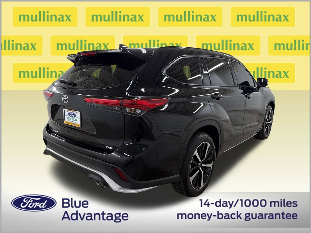 Used 2022 Toyota Highlander XSE FWD image 3