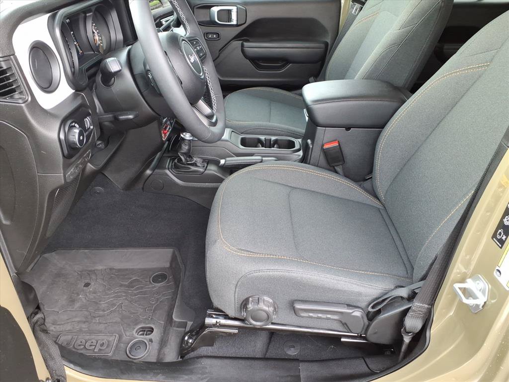 Used 2025 Jeep Wrangler Unlimited Sport AWD/4WD image 5