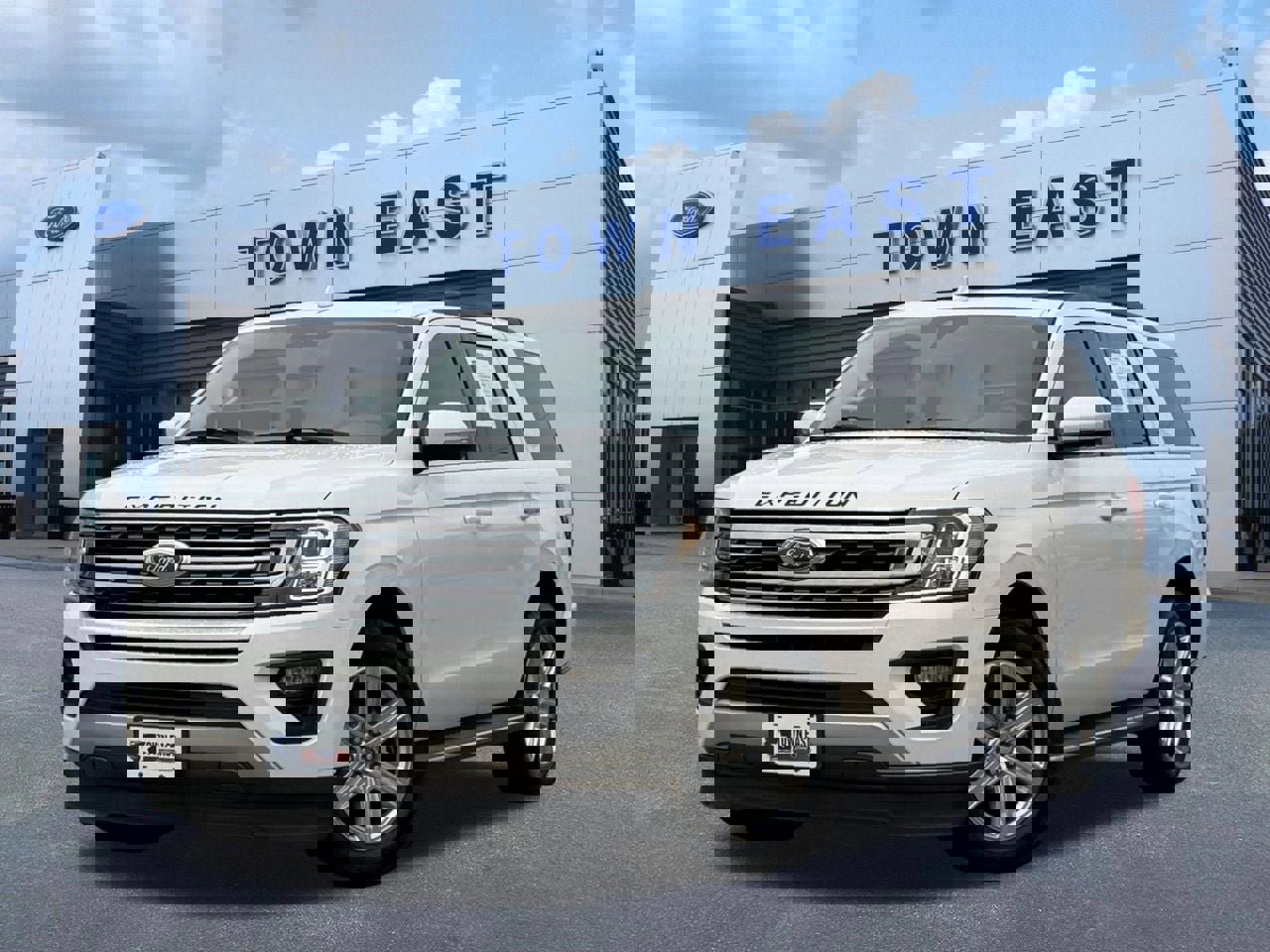 Certified 2018 Ford Expedition XLT w/ Equipment Group 202A