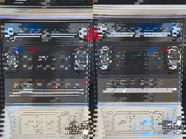 Used 2025 Hyundai Santa Fe Calligraphy w/ Tow & Go Package image 17