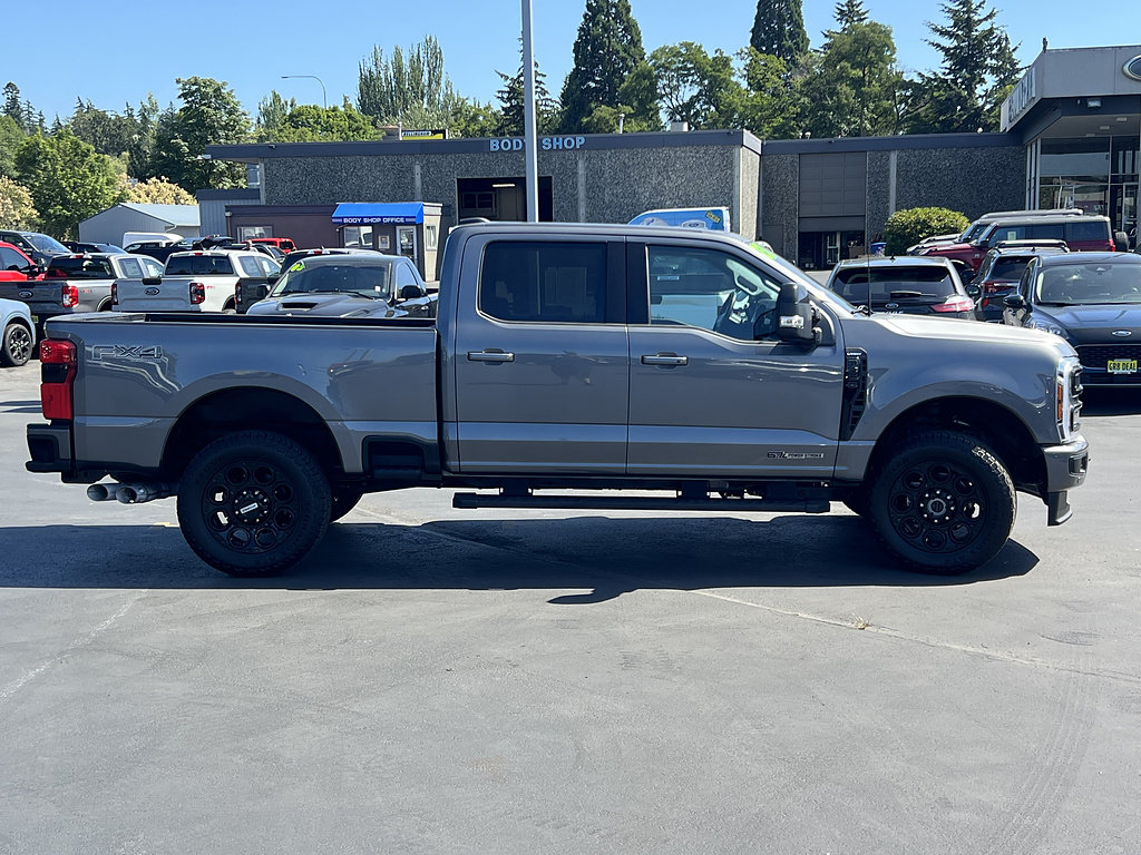 Certified 2023 Ford F350 Platinum w/ FX4 Off-Road Package AWD/4WD image 5