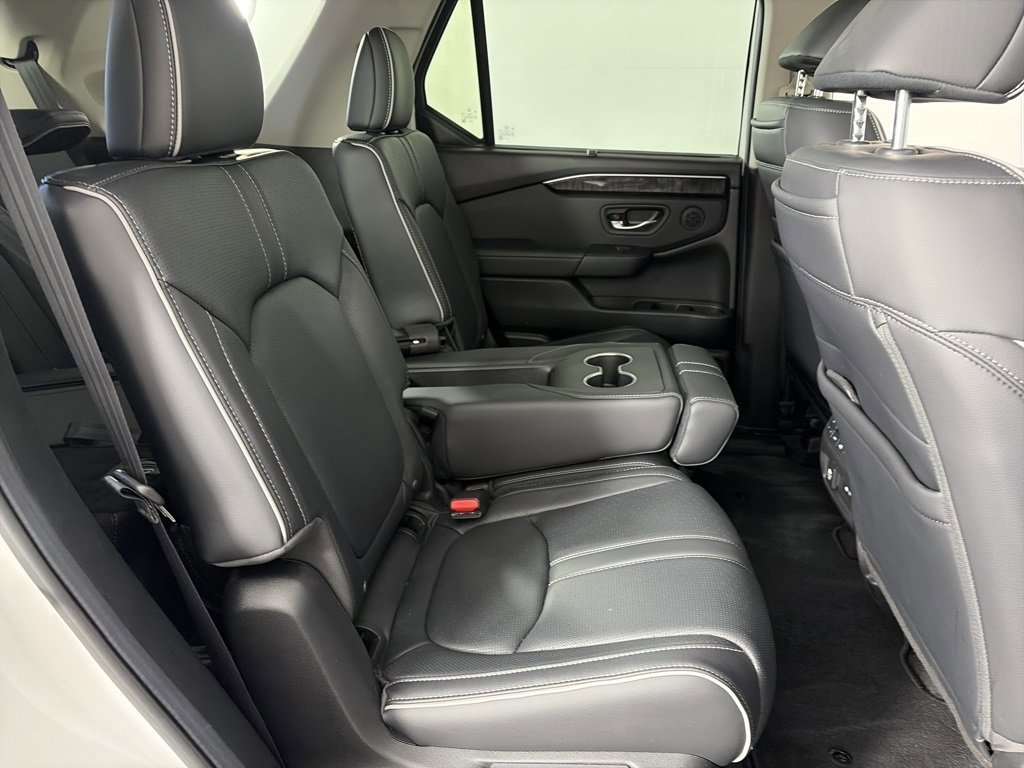 Used 2025 Honda Pilot Elite image 28