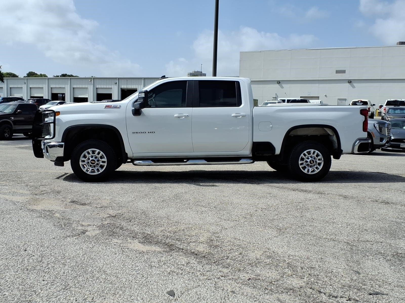 Used 2024 Chevrolet Silverado 2500 LT w/ Convenience Package AWD/4WD image 4