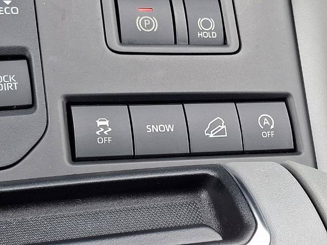 Used 2022 Toyota Highlander XLE AWD/4WD image 28