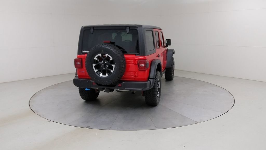 Used 2025 Jeep Wrangler Unlimited Rubicon 4xe w/ Convenience Group AWD/4WD image 14