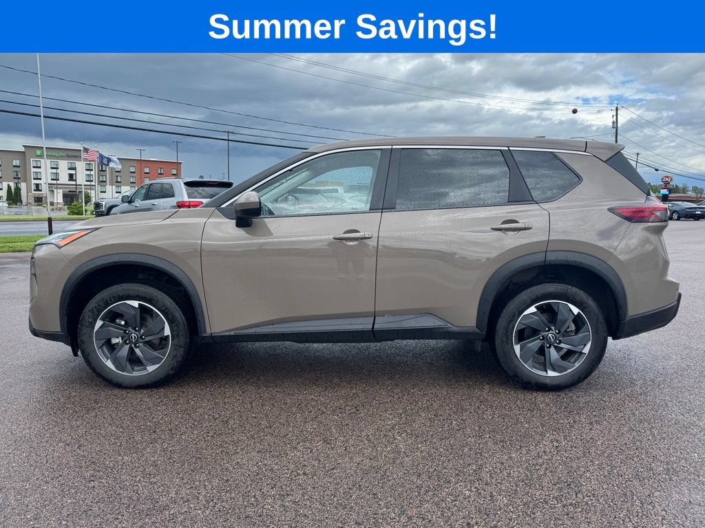 Used 2025 Nissan Rogue SV AWD/4WD image 3
