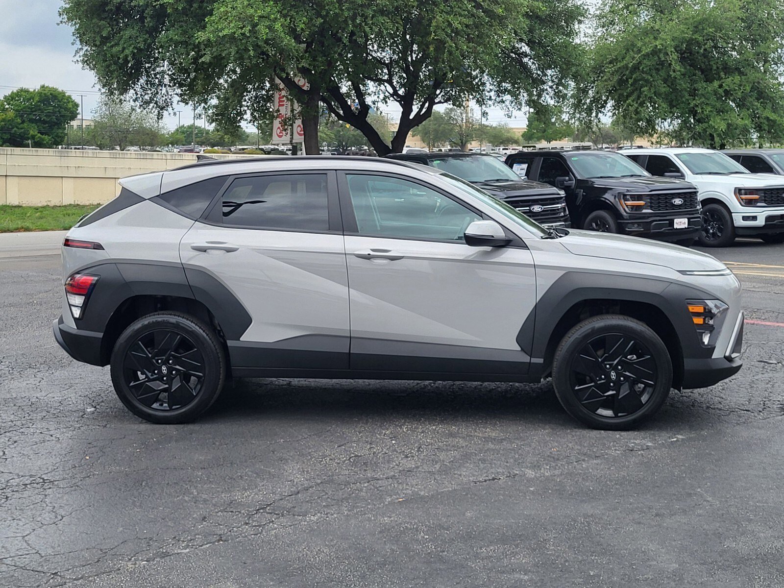 Used 2024 Hyundai Kona SEL AWD/4WD image 2
