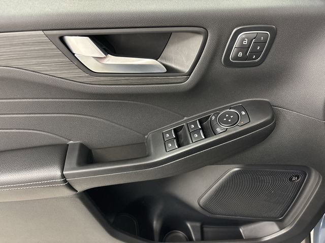 Certified 2025 Ford Escape SE w/ PHEV Premium Package image 15