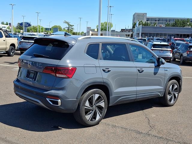 Used 2023 Volkswagen Taos SE w/ Panoramic Sunroof Package AWD/4WD image 5