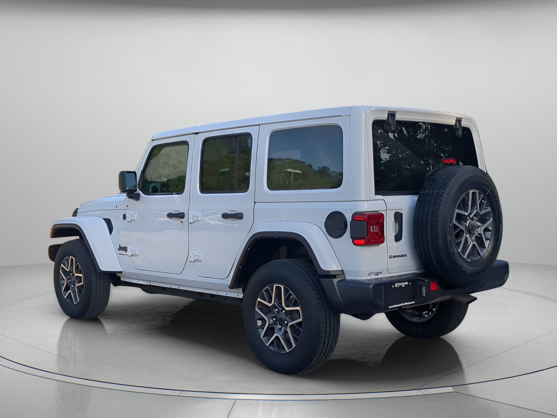 Used 2025 Jeep Wrangler Unlimited Sahara AWD/4WD image 42
