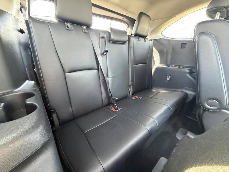 Used 2022 Toyota Highlander Platinum image 14
