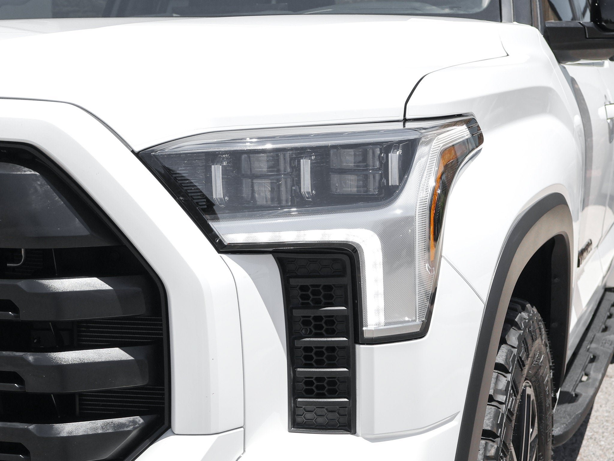 Used 2024 Toyota Tundra Limited AWD/4WD image 14