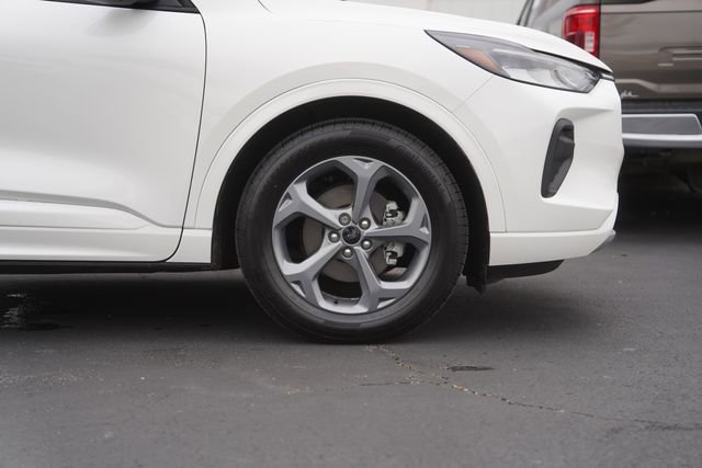 Certified 2023 Ford Escape ST-Line w/ Tech Pack #1 FWD image 4