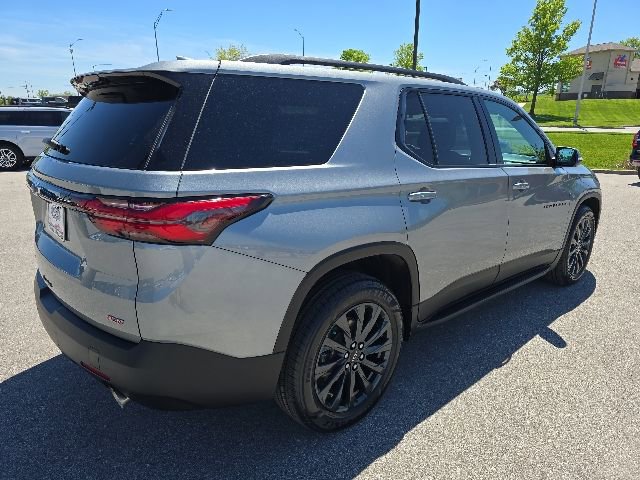 Used 2023 Chevrolet Traverse RS w/ LPO, Floor Liner Package AWD/4WD image 5