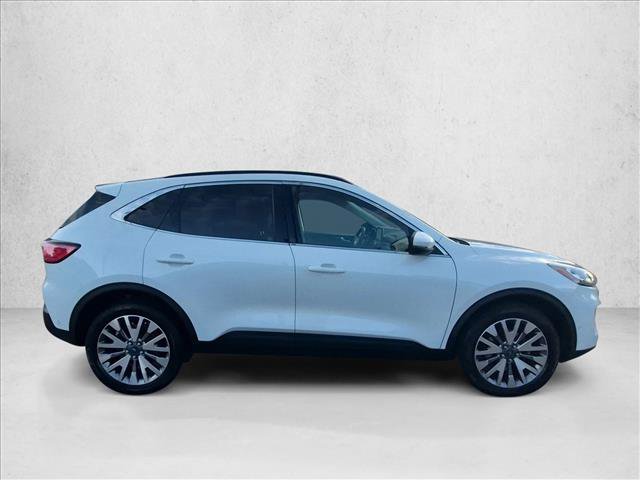 Certified 2020 Ford Escape Titanium w/ Titanium Premium Package 2.0 AWD/4WD image 4