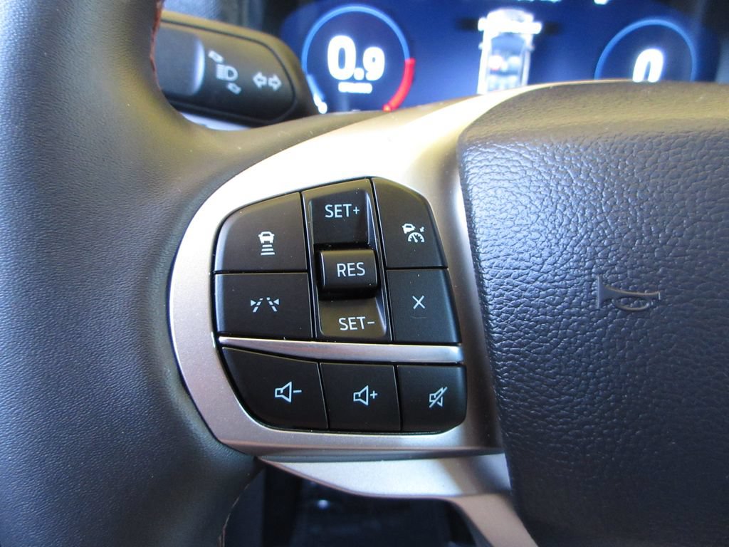 Certified 2025 Ford Explorer Active RWD image 15