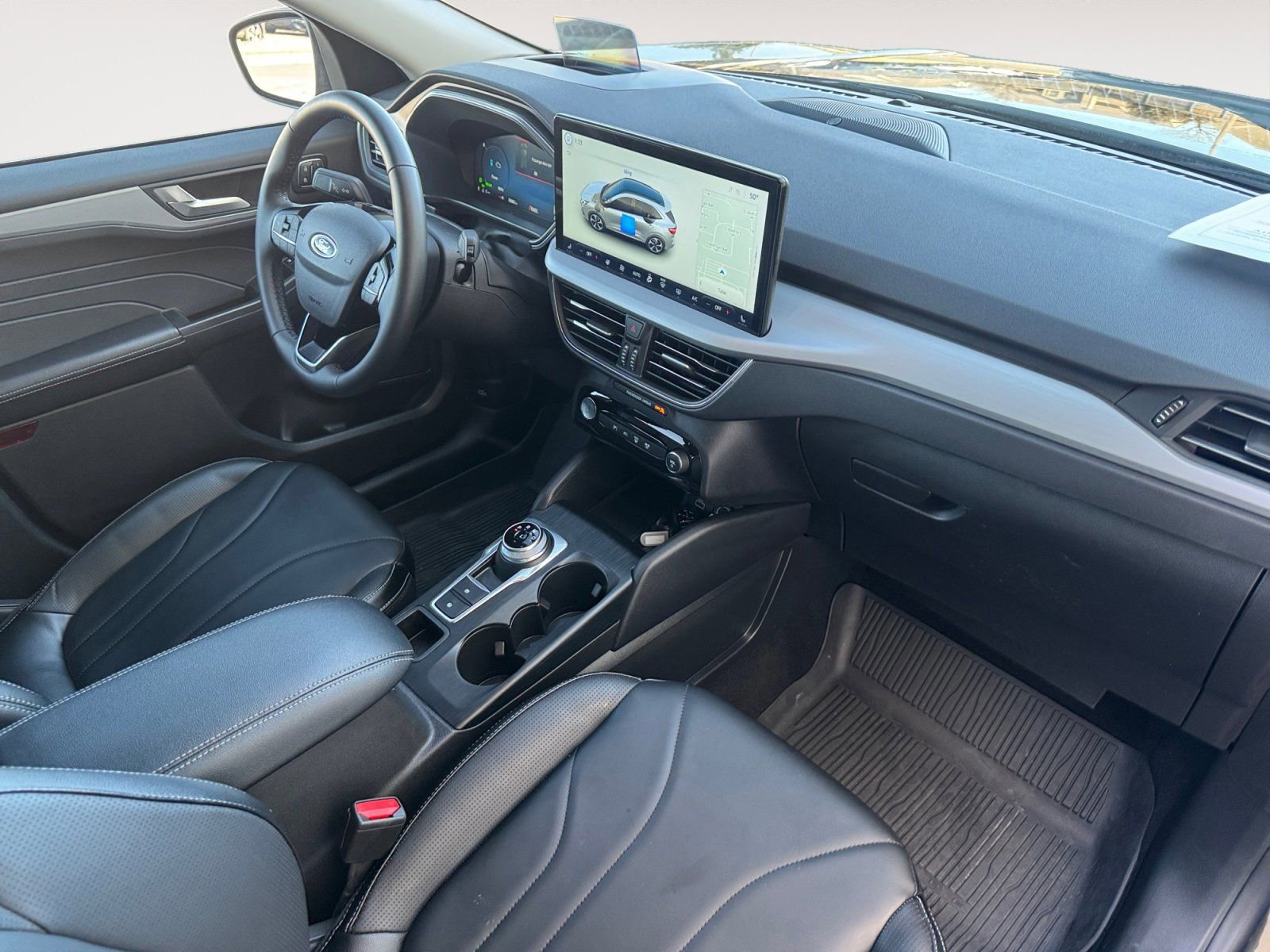 Certified 2025 Ford Escape Platinum w/ Premium Technology Package image 15