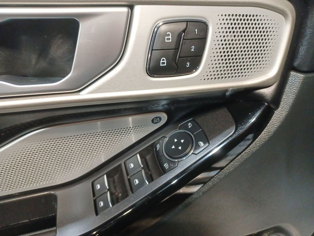 Certified 2023 Ford Explorer Platinum w/ Technology Package image 15