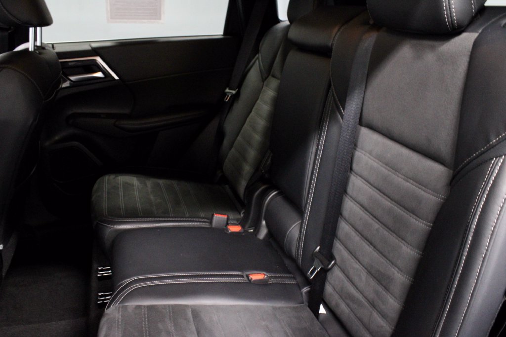 Used 2024 Mitsubishi Outlander SE AWD/4WD image 21