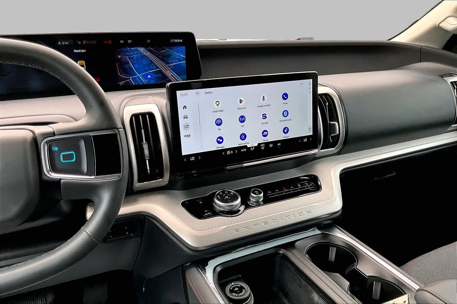 Certified 2025 Ford Expedition Active AWD/4WD image 9